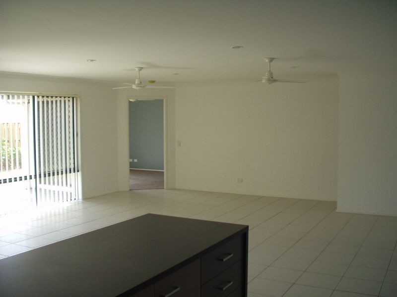 13 Yengo  Street, Parkinson QLD 4115