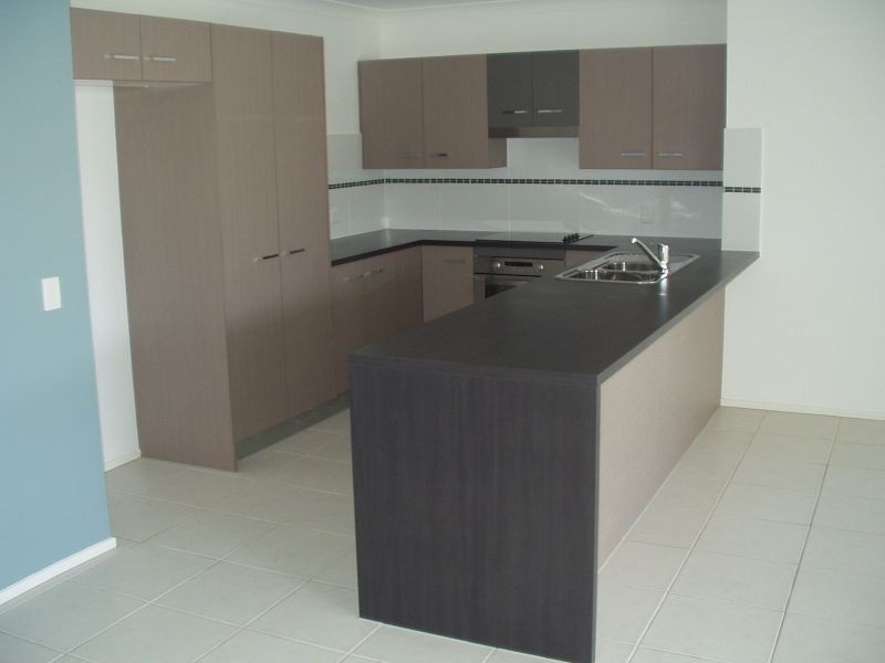 13 Yengo  Street, Parkinson QLD 4115