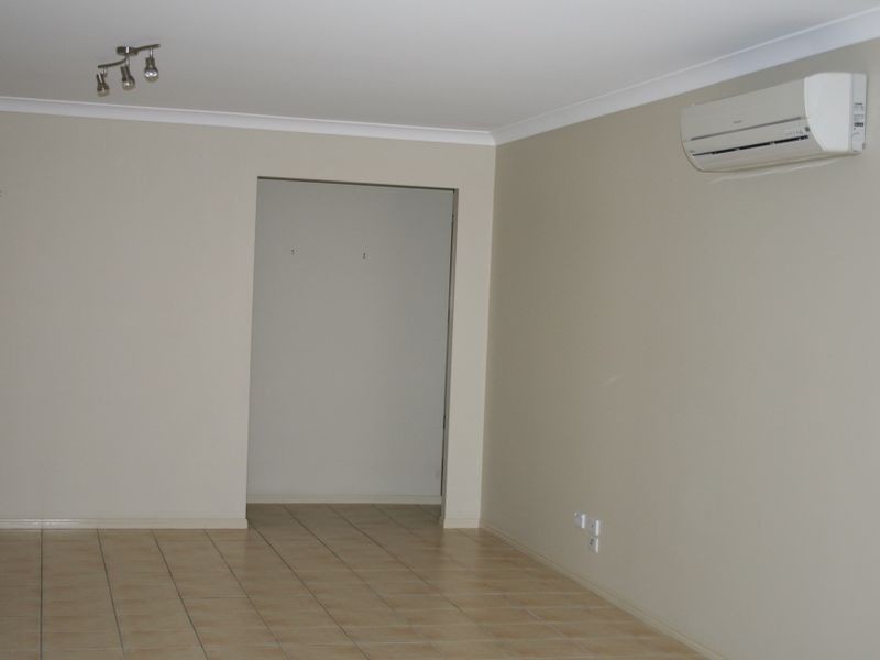 48 Newland Street, Parkinson QLD 4115