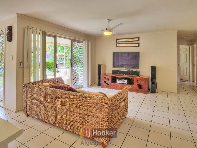 9 Lochano Close, Parkinson QLD 4115