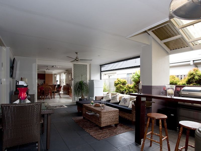 6 Nalbaugh Lane, Parkinson QLD 4115