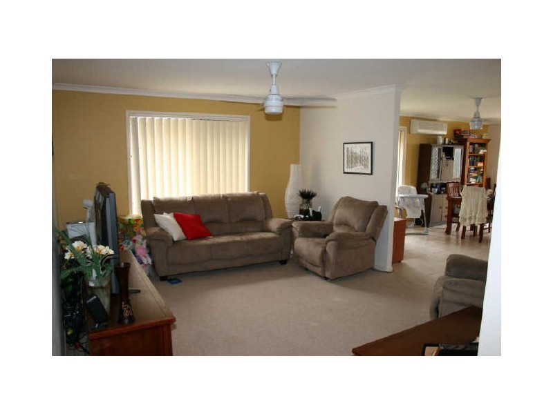 9 Wavecrest Place, Calamvale QLD 4116