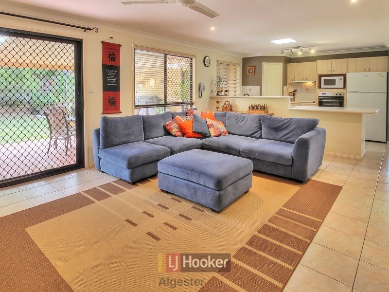 38 Warranilla Street, Parkinson QLD 4115