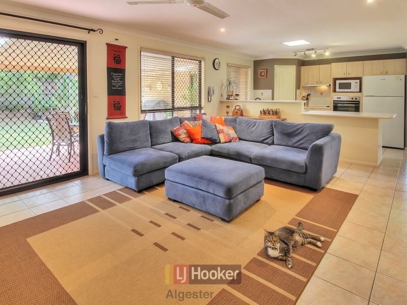 38 Warranilla Street, Parkinson QLD 4115