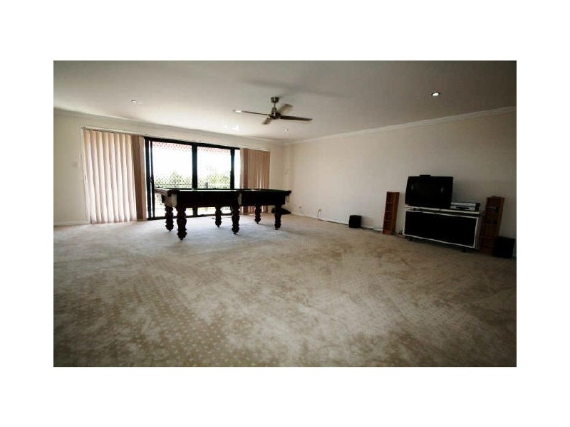 34 Woodlark Crescent, Parkinson QLD 4115