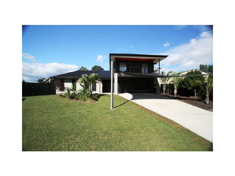 34 Woodlark Crescent, Parkinson QLD 4115