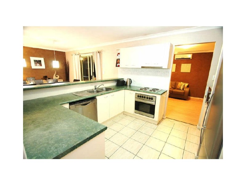 6 Clifton Place, Parkinson QLD 4115