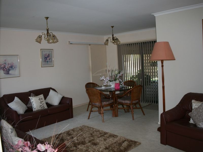 24 Williams Way, Calamvale QLD 4116