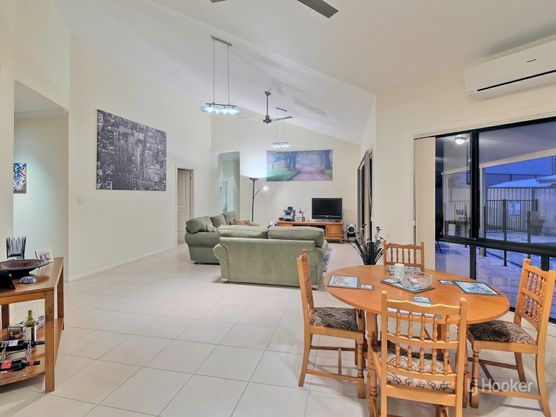 7 Justin Close, Parkinson QLD 4115