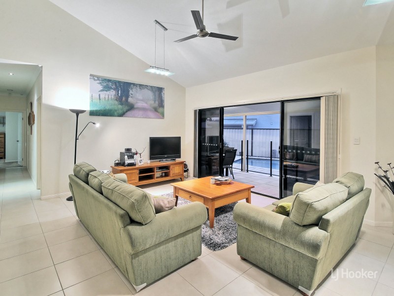 7 Justin Close, Parkinson QLD 4115