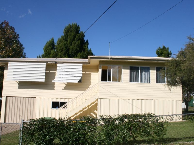 1 Willow Street, Woodridge QLD 4114