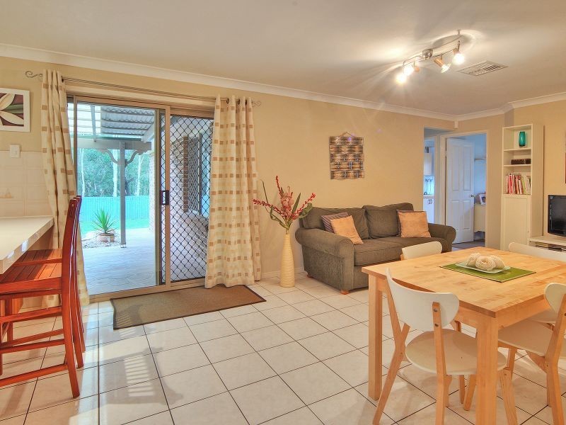 42 Bannockburn Cres, Parkinson QLD 4115