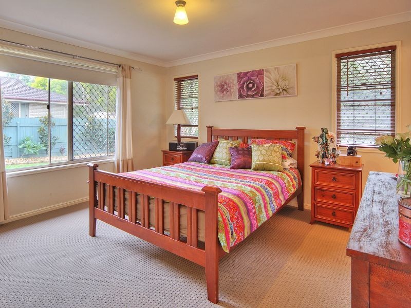 42 Bannockburn Cres, Parkinson QLD 4115