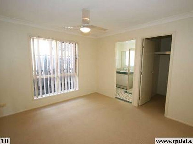 12 Honeysuckle Place, Forest Lake QLD 4078