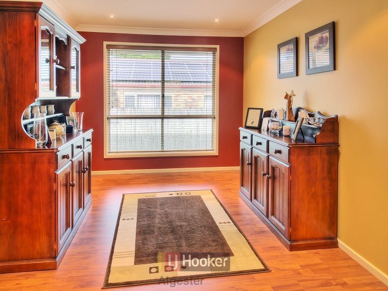 8 Fernhill Place, Parkinson QLD 4115