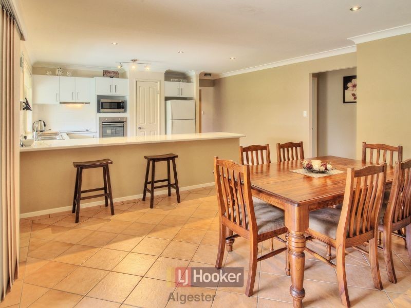 8 Fernhill Place, Parkinson QLD 4115