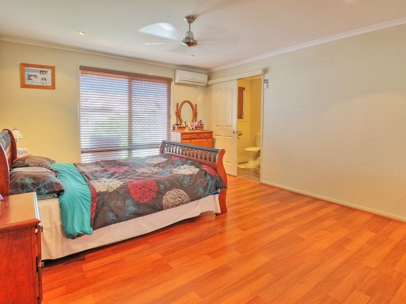 137 Wallum Drive, Parkinson QLD 4115