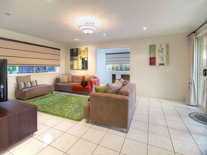 7 Springfield Cres, Parkinson QLD 4115