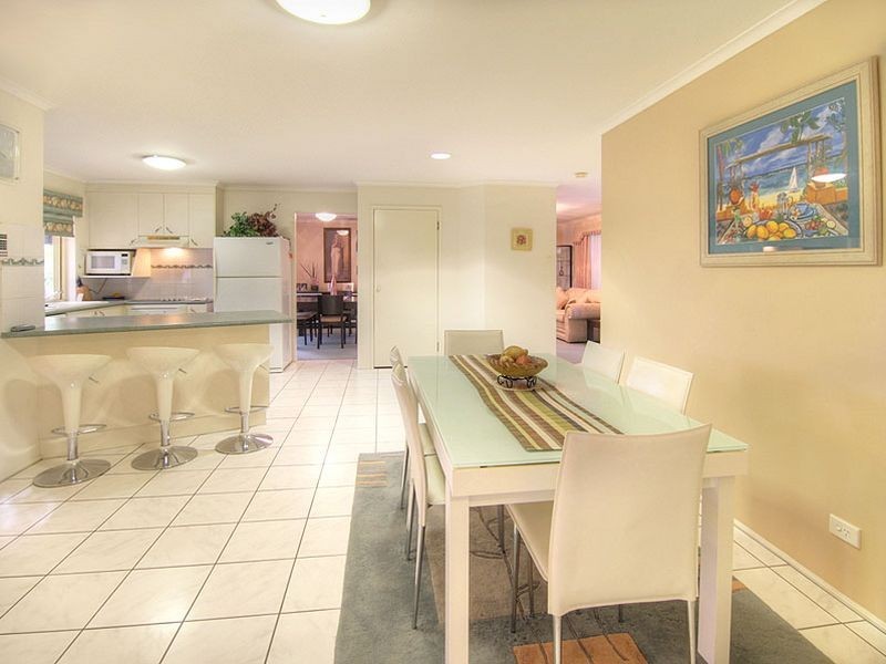 7 Springfield Cres, Parkinson QLD 4115