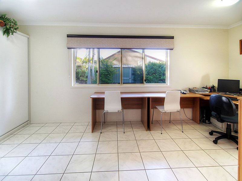 7 Springfield Cres, Parkinson QLD 4115