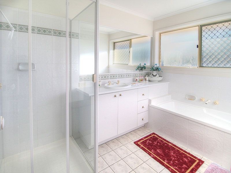 7 Springfield Cres, Parkinson QLD 4115