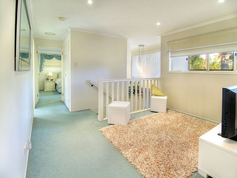 7 Springfield Cres, Parkinson QLD 4115