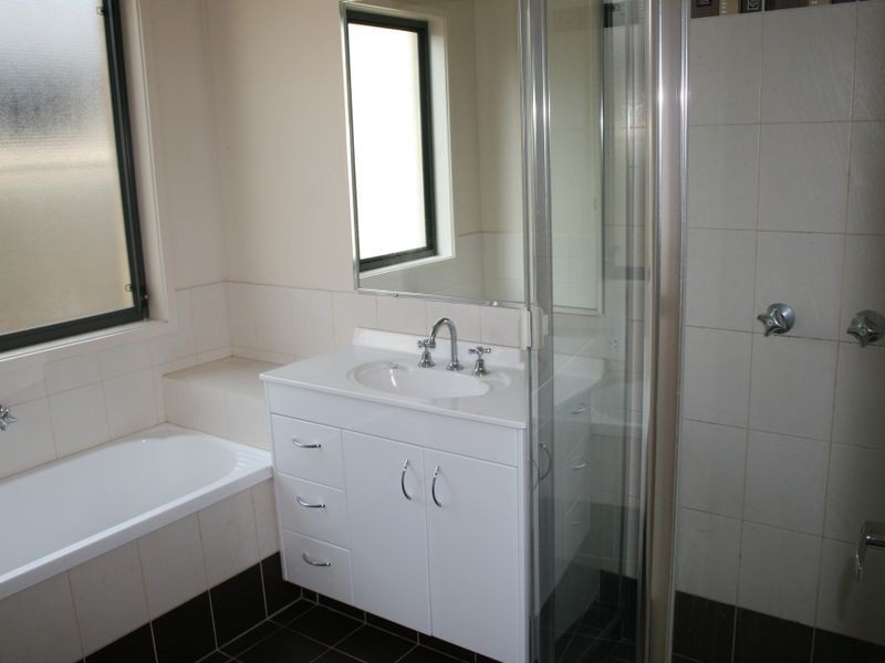 27 Jupiter St, Springfield Lakes QLD 4300