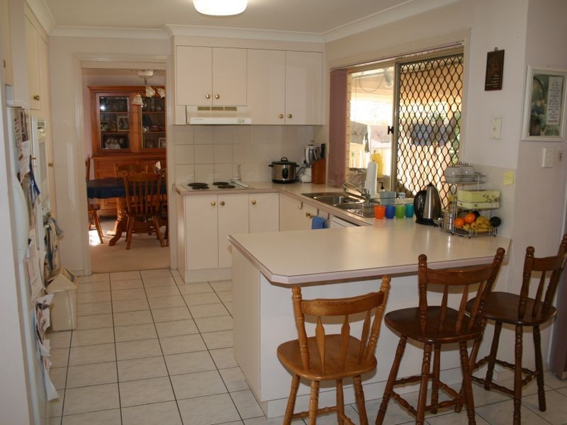 76 Bannockburn Crescent, Parkinson QLD 4115