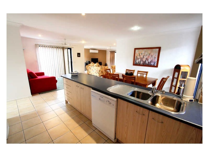 4 Goongarrie Crescent, Parkinson QLD 4115