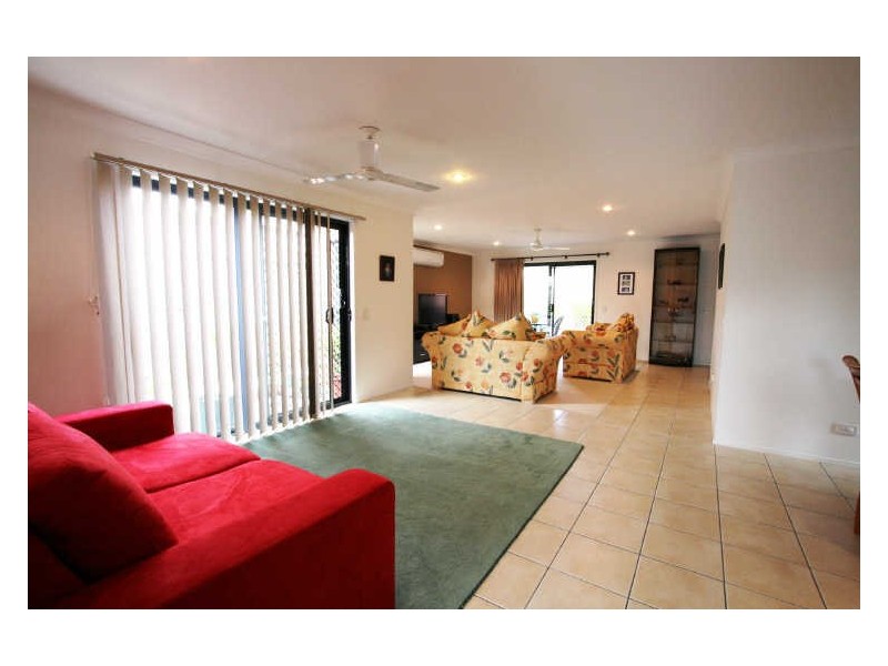 4 Goongarrie Crescent, Parkinson QLD 4115