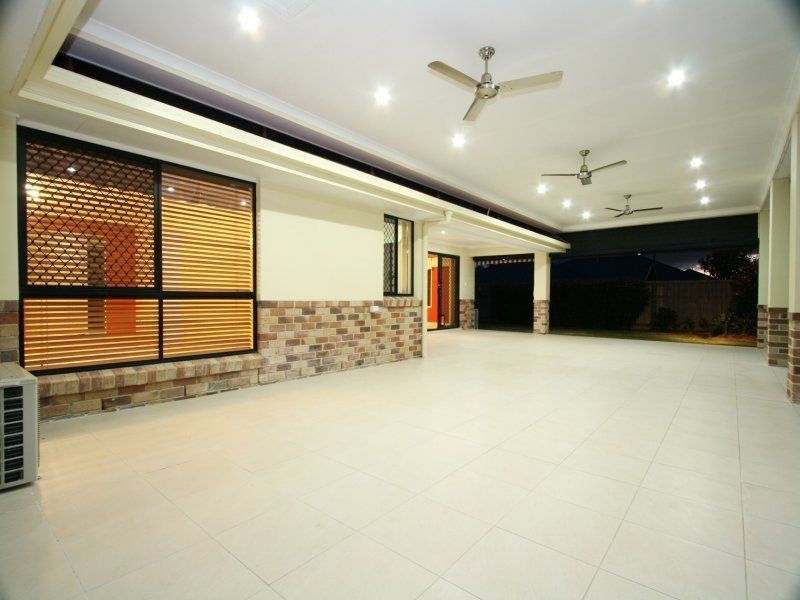 51 Wallum Drive, Parkinson QLD 4115