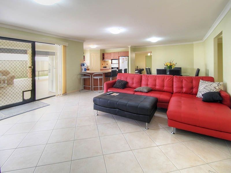 51 Wallum Drive, Parkinson QLD 4115