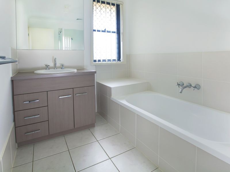 3 Mimosa Street, Parkinson QLD 4115