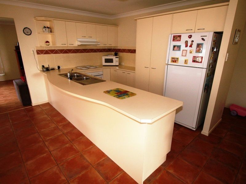 6 Carnegie Close, Parkinson QLD 4115