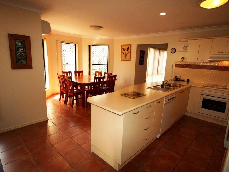 6 Carnegie Close, Parkinson QLD 4115