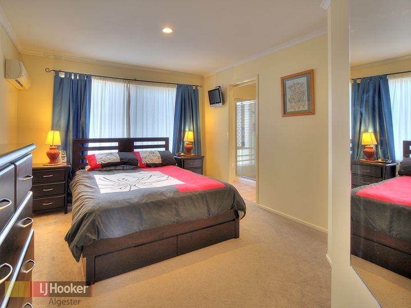 49 Oakview Street, Parkinson QLD 4115