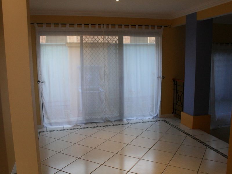 8 Victoria Crescent, Parkinson QLD 4115