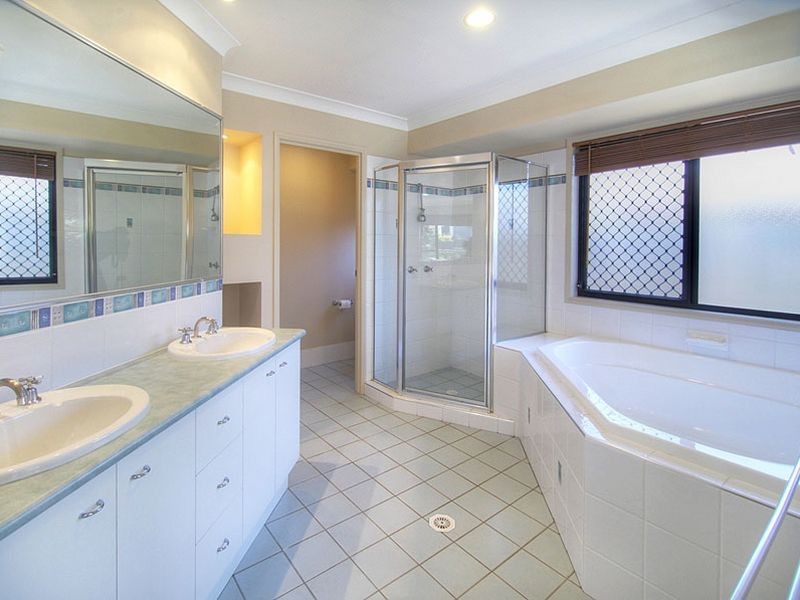 3 Finke Close, Parkinson QLD 4115