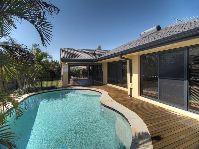 3 Finke Close, Parkinson QLD 4115