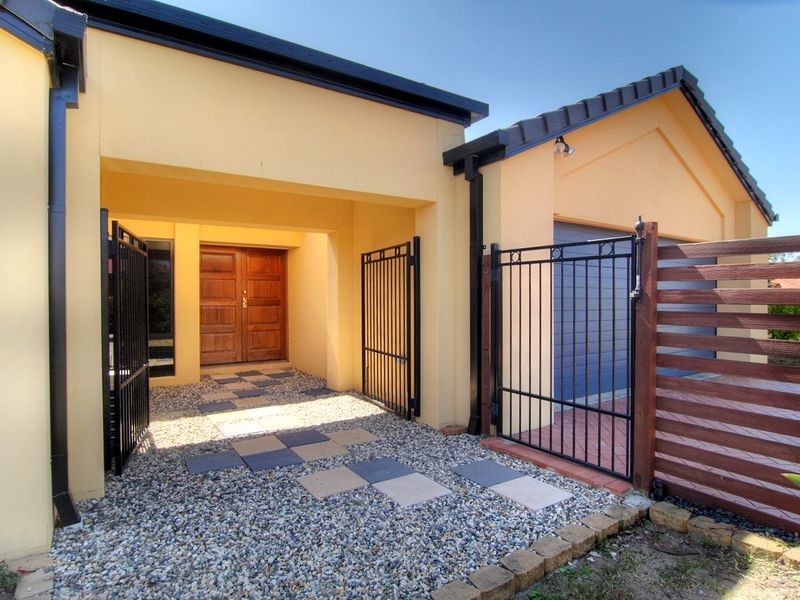 3 Finke Close, Parkinson QLD 4115