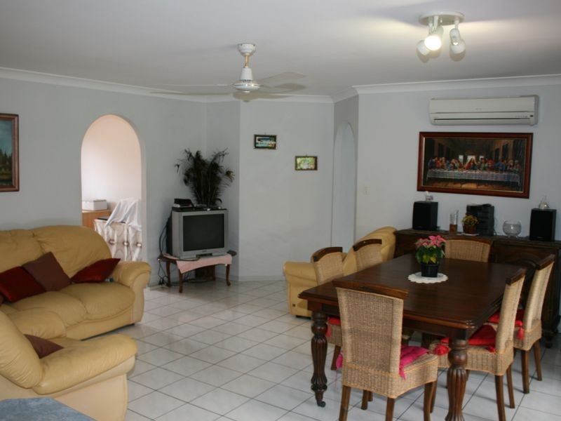 38 Glenfield Street, Parkinson QLD 4115