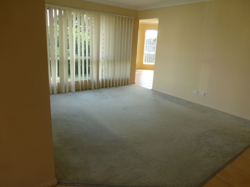 2 Killarney Place, Parkinson QLD 4115