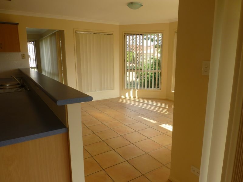 2 Killarney Place, Parkinson QLD 4115