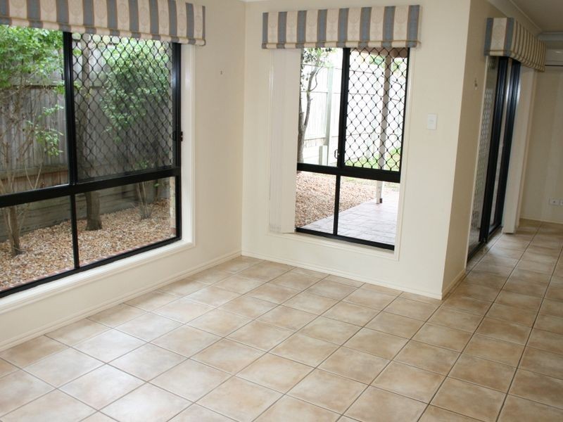 5 Carnegie Close, Parkinson QLD 4115