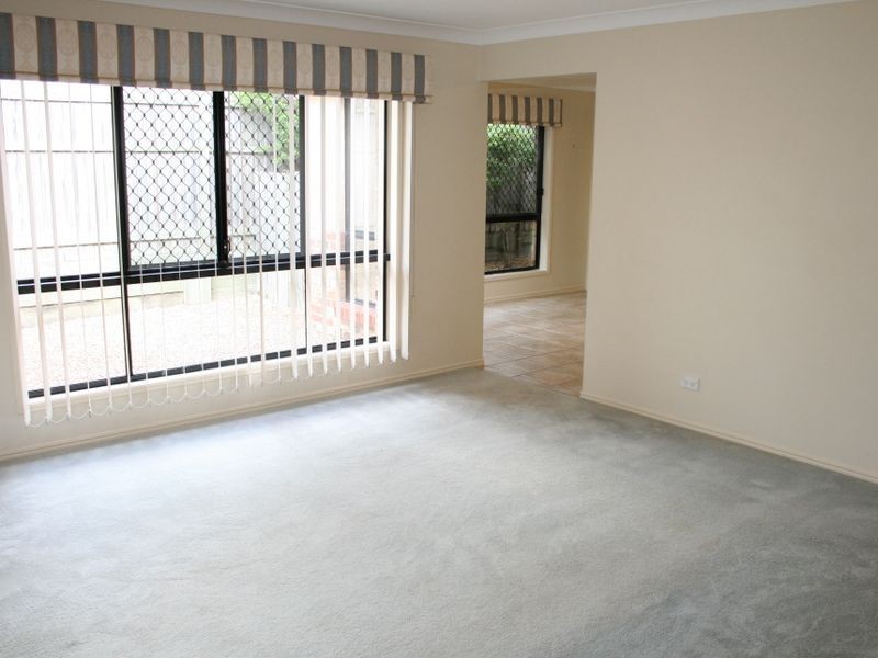 5 Carnegie Close, Parkinson QLD 4115