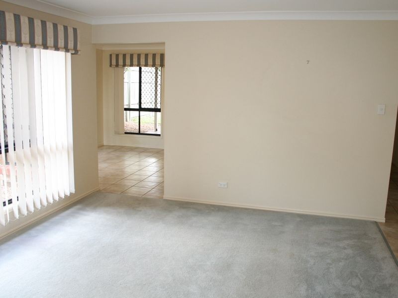 5 Carnegie Close, Parkinson QLD 4115