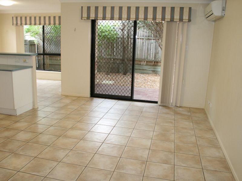 5 Carnegie Close, Parkinson QLD 4115
