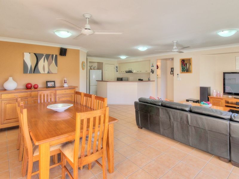 6 Pinedale Cresent, Parkinson QLD 4115