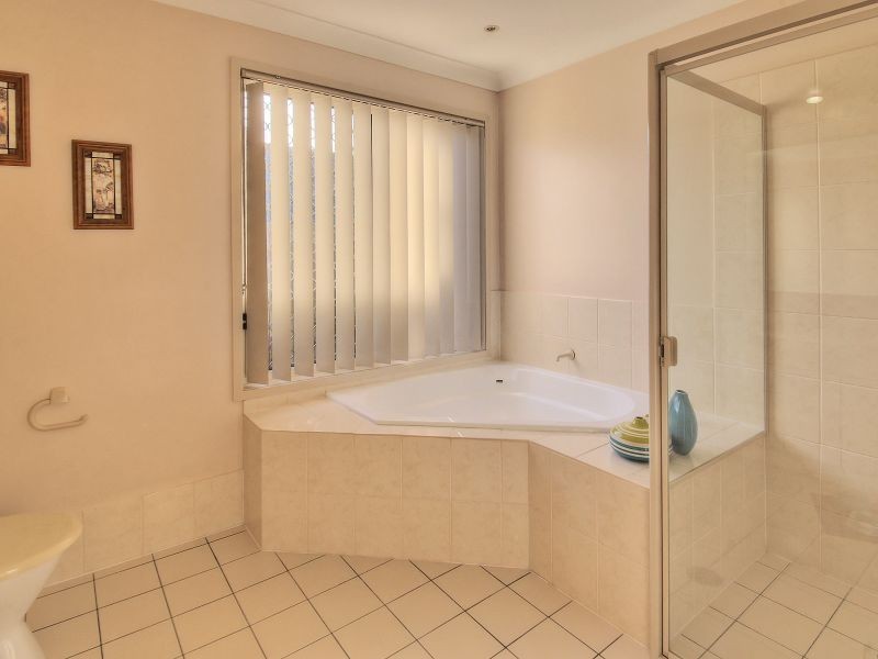 6 Pinedale Cresent, Parkinson QLD 4115