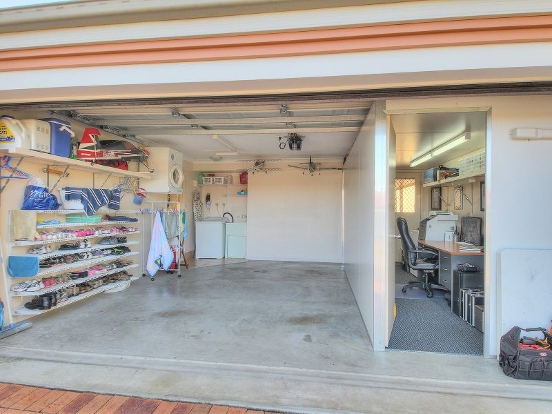 6 Pinedale Cresent, Parkinson QLD 4115